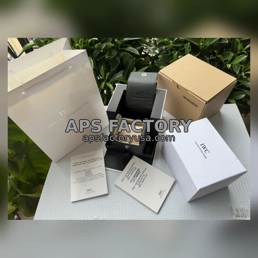 IWC set with leather watch box, white box and booklets